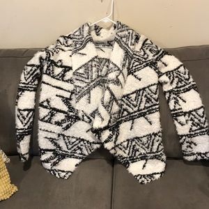 BB DAKOTA - Black/White Sweater